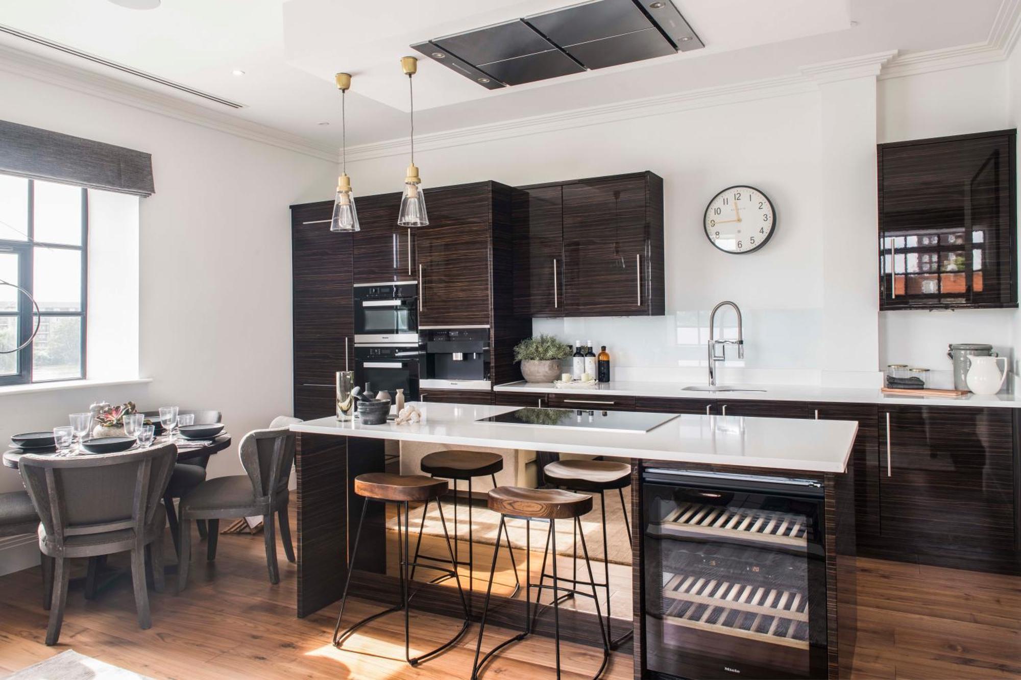 Palace Wharf Apartments Лондон Экстерьер фото