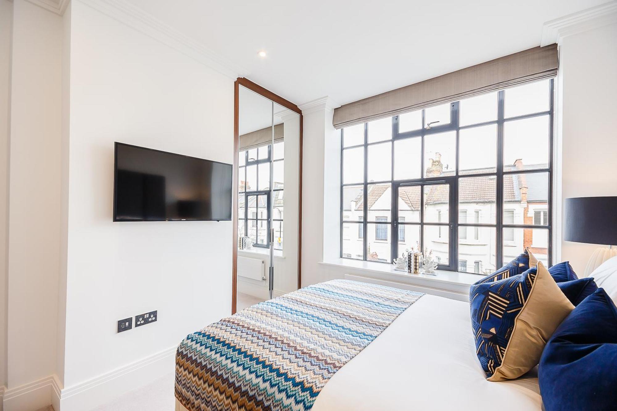 Palace Wharf Apartments Лондон Экстерьер фото