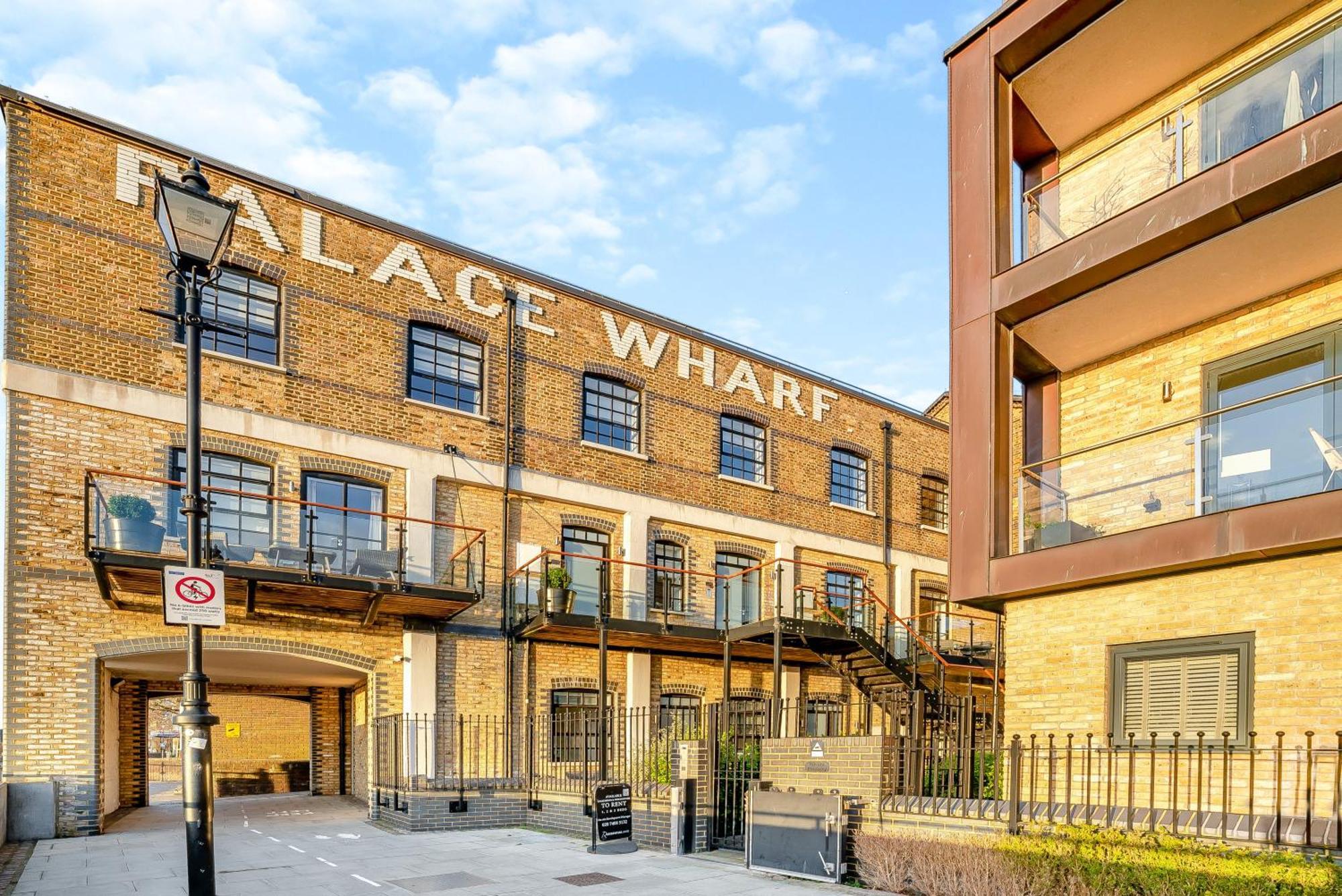Palace Wharf Apartments Лондон Экстерьер фото